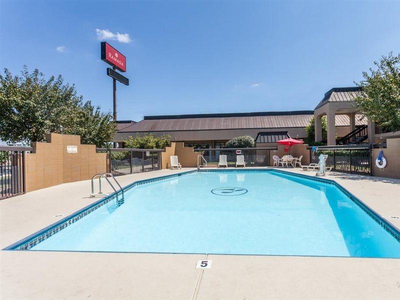 Ramada By Wyndham Lebanon Hotell Eksteriør bilde