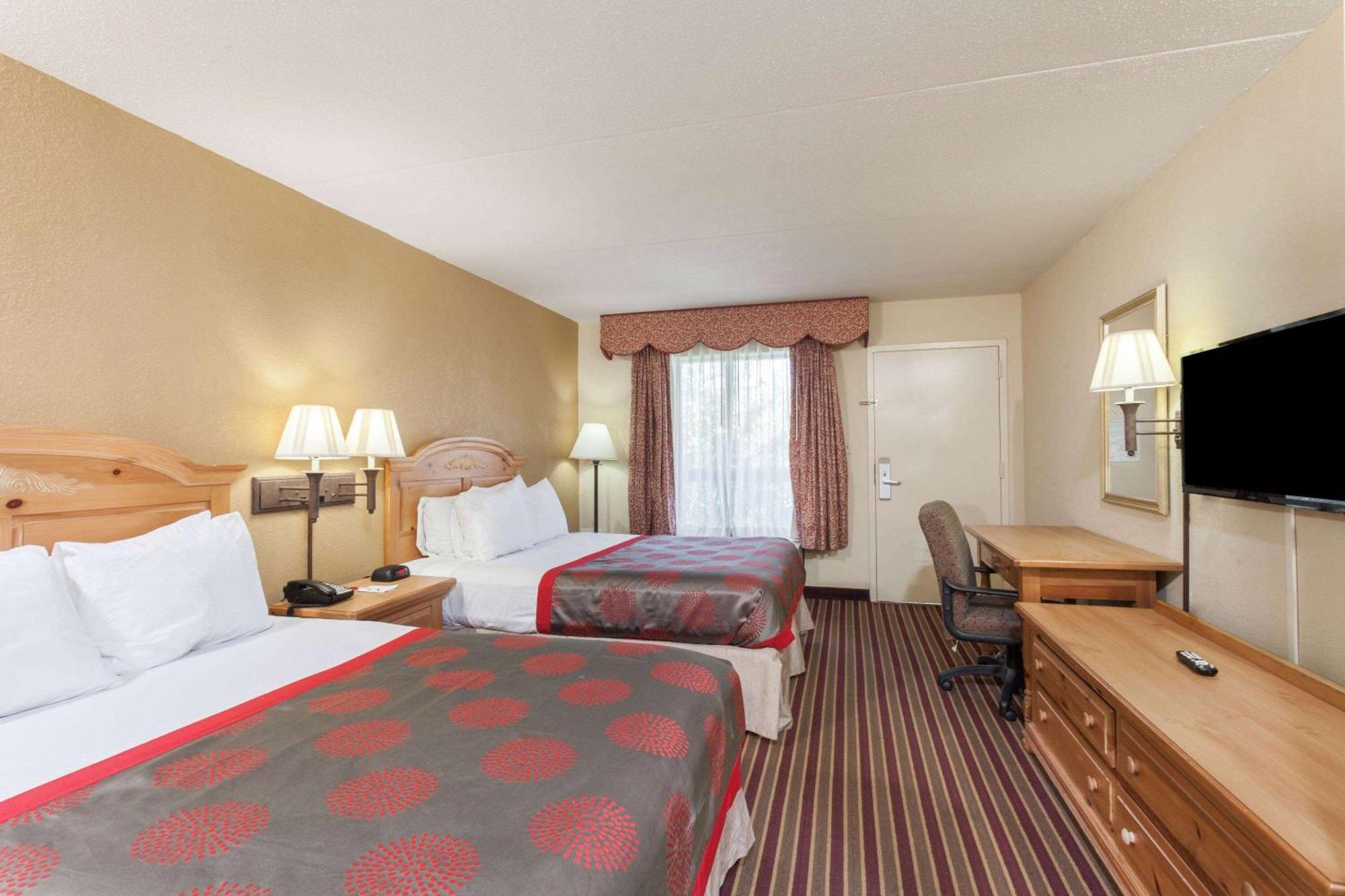 Ramada By Wyndham Lebanon Hotell Eksteriør bilde