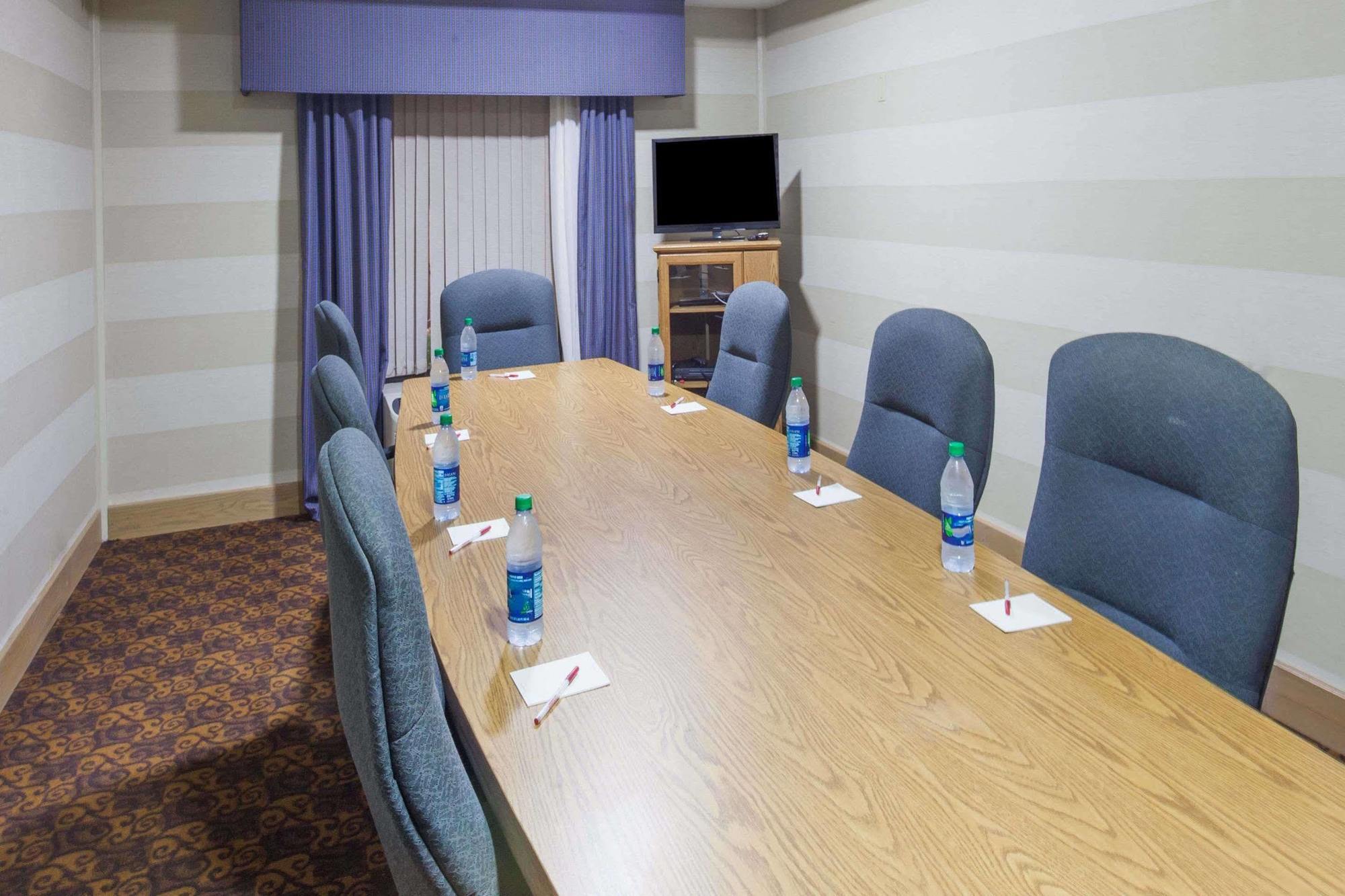 Ramada By Wyndham Lebanon Hotell Eksteriør bilde