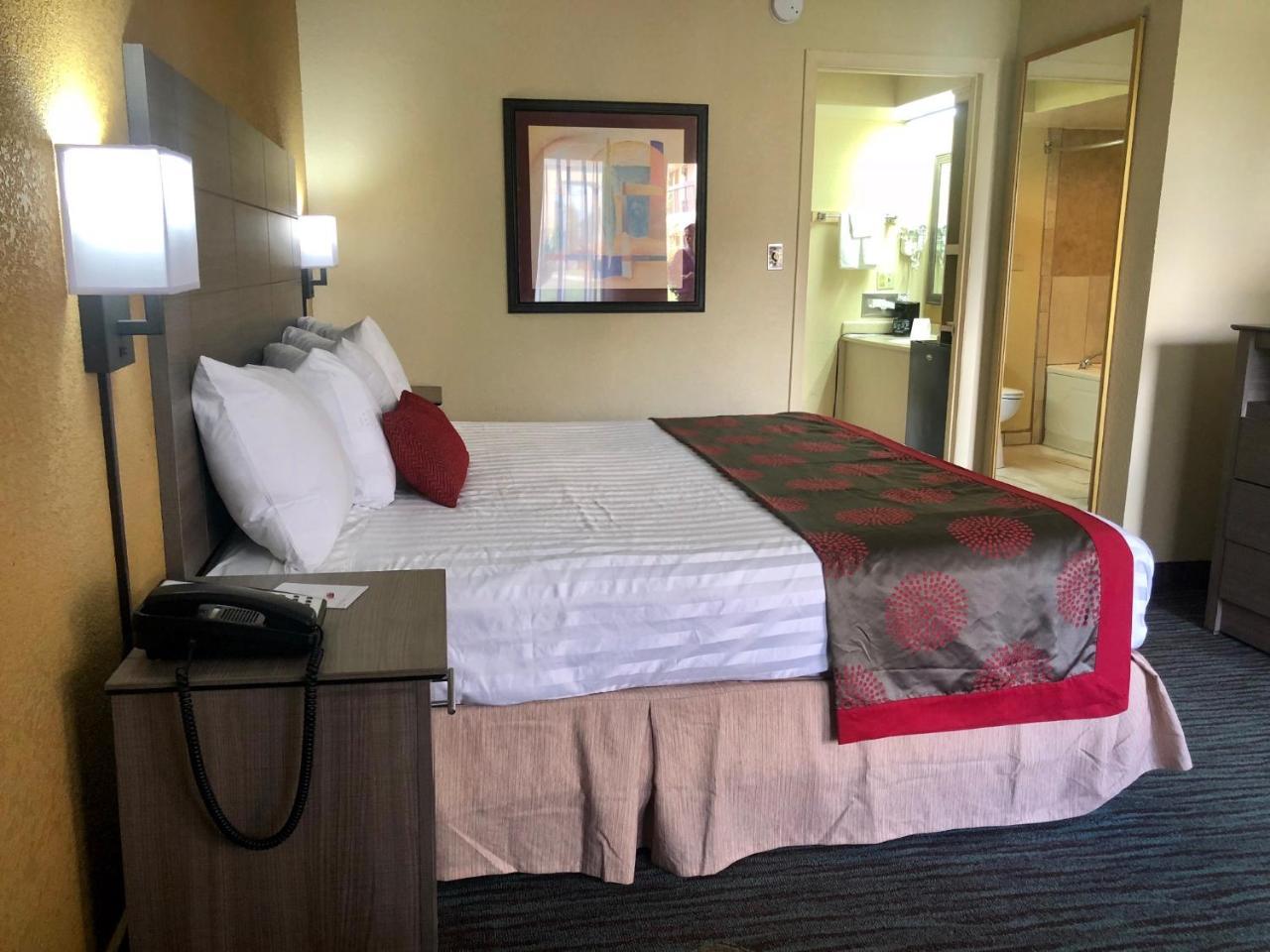 Ramada By Wyndham Lebanon Hotell Eksteriør bilde